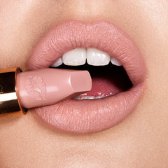 HOT LIPS - KIM K.W.